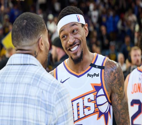 钱赚够了要冠军盘点比尔买断后理想下家：热火&雄鹿&马刺