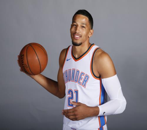 罗伯森发推：我为OKC高兴更为普雷斯蒂高兴终于夺冠了！