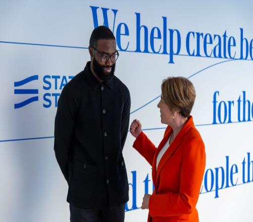 回馈社区！杰伦布朗支持创业者的计划得到州长赞扬