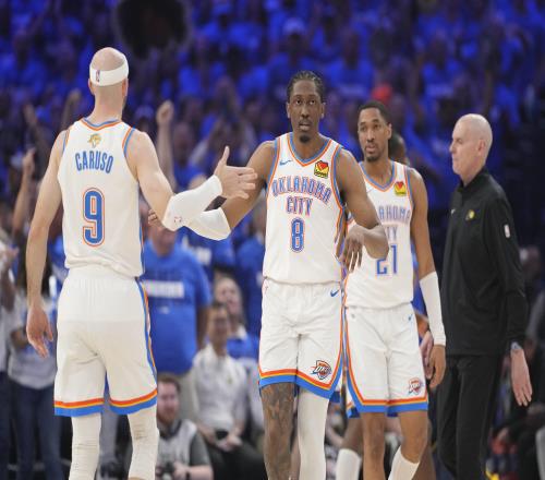 卡鲁索：我教队友开香槟他们试了好几次才成功我们明年会更熟练