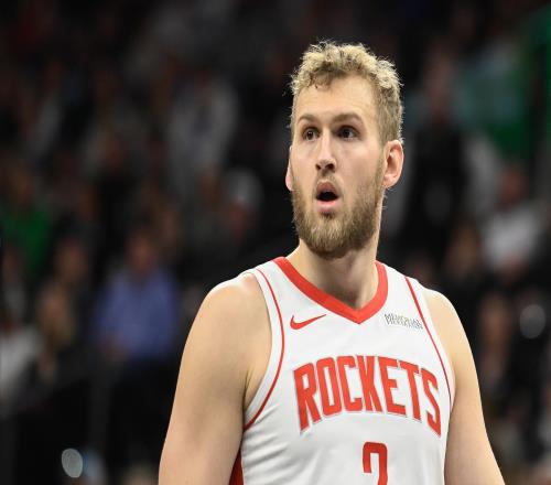 Shams:前火箭球员兰代尔将签约灰熊 Shams:前火箭球员兰代尔将签约灰熊