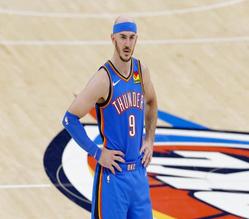 单次总决赛抢断纪录：88托马斯20次、16詹姆斯18次、25卡鲁索17次