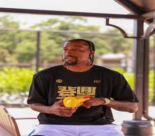 361狂飙2球鞋曝光代言人波普本人上手展示 361狂飙2球鞋曝光代言人波普本人上手展示