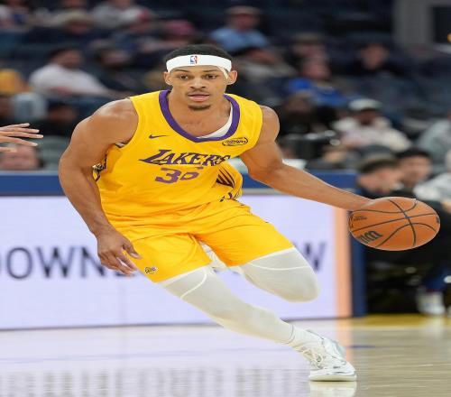 广东名宿拼了！贝兹利得8分11板3助正负值+16全场最高&抢5个前板