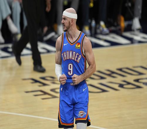 赢家球员！卡鲁索总决赛作为替补送出17次抢断创造历史纪录