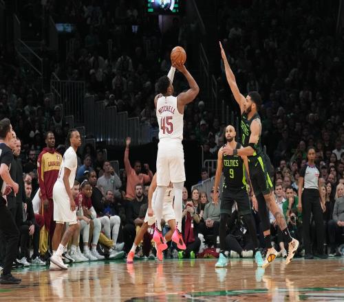 骑凯会师东决成泡影米切尔急需帮手&绿军向来客场战绩比主场好