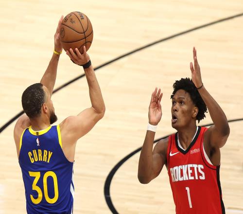 极致防守逼出37岁老将极致表现史蒂芬库里还需要证明自己么