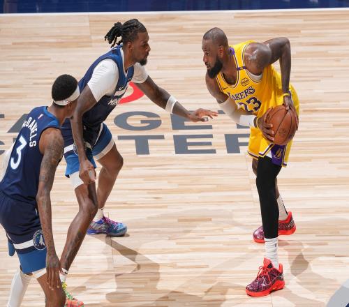 湖人输G3有多可惜老詹38+10燃尽自己啃老局19失误丢28分太致命