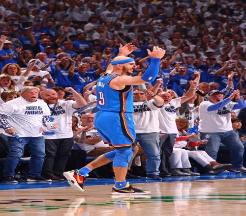 遇事不决上卡鲁索！他已成全明星内线噩梦极品冲冠利器谁不眼馋