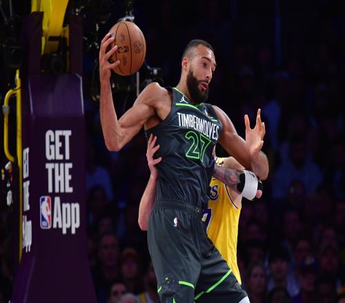 湖人为何成了狼的玩具中锋隐患+东里双漏勺死亡五矮能攻不能防