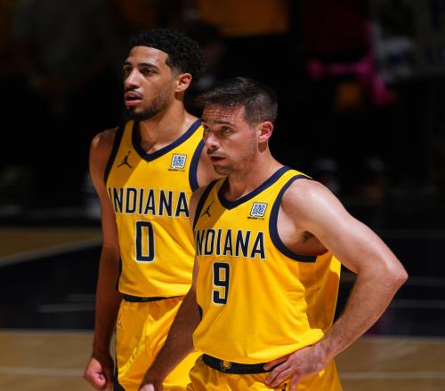 麦康纳强忍祖母离世之痛成总决赛奇兵落选秀小透明靠啥征战10年