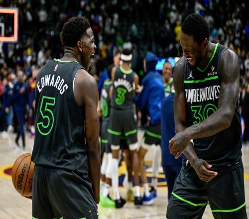 兰德尔真进化了！摘掉“季后赛软脚虾”标签狼队尼克斯交易双赢