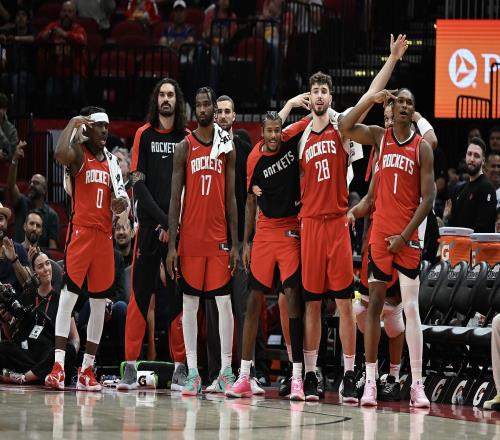 火箭仍在等待他们的超级球星但管理层依旧坚信内部有潜在人选