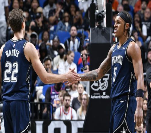 分析魔术休赛期展望：核心3人合同将超6亿全员健康能抗衡骑凯