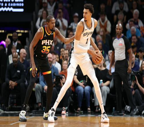 未打满65场无缘奖项评选惊天交易主角均上榜文杜利欧在列