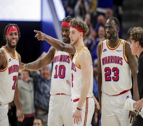 库里伤退“最佳损友组合”拯救勇士他俩一边互怼一边争当蝙蝠侠