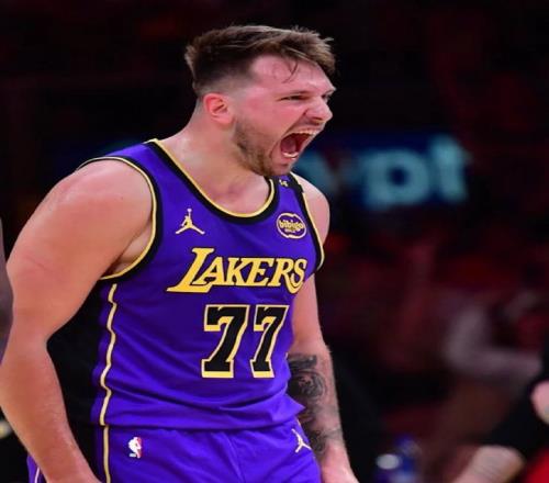 东契奇有望明日复出战灰熊！斯马特状态升级詹姆斯等4人继续缺阵