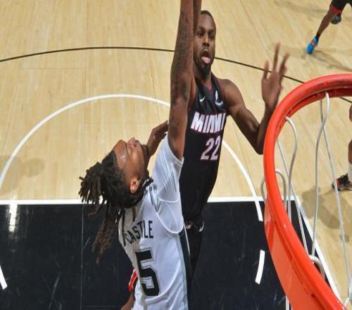 卡斯尔：大家对我的无球防守评价不高我正在努力改进这方面