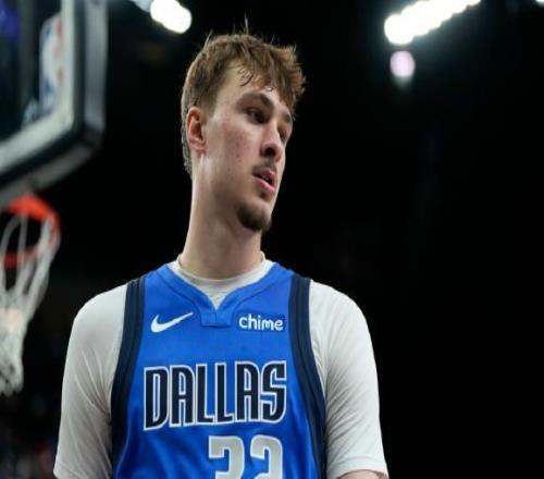 弗拉格表现这么烂，还能当最佳新秀看不起埃奇库姆吗