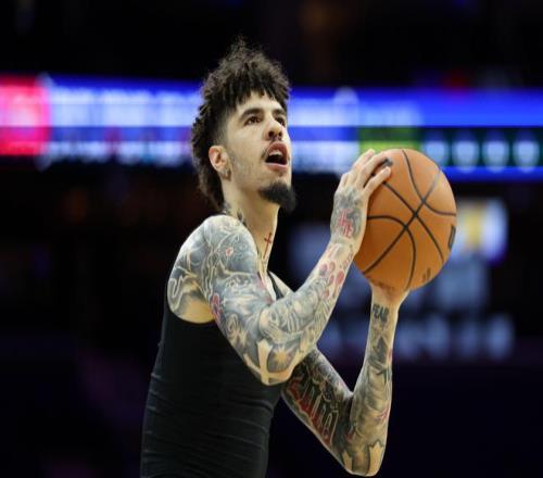 三分失准！三球三分9中1空砍17分7篮板13助攻