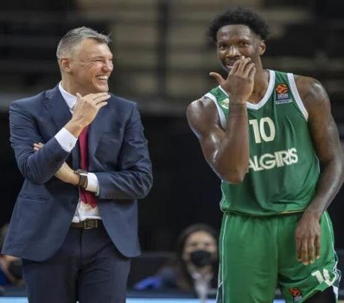 他在NBA的两次进球，隔了2754天