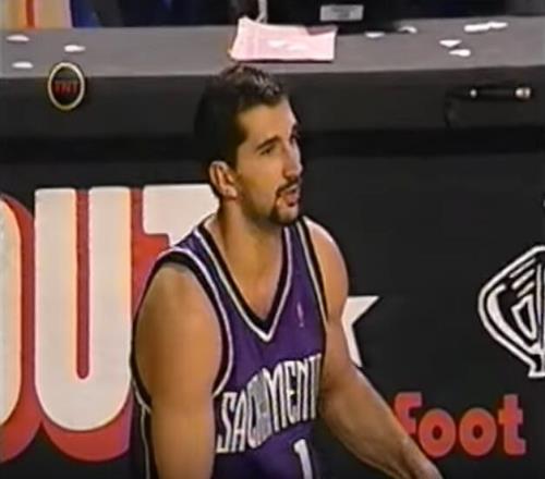 盘点福布斯体育评历史十大三分射手：司机第9哈登第5克莱第4