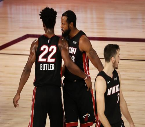 邓利维：巴特勒做的事和一哥很像 我们有些日子没这样的球员了