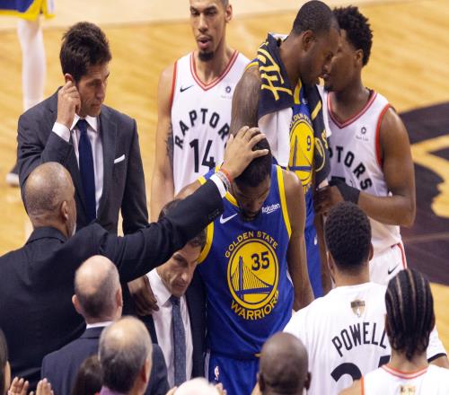 鲍威尔谈19年猛龙夺冠:有一点好运 勇士的KD&克莱都受伤了