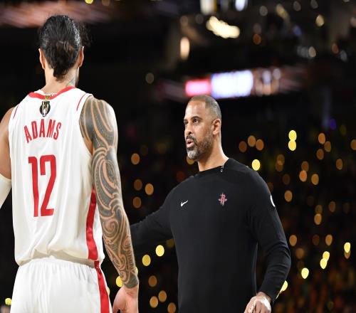 乌度卡:不管亚当斯得多少分 都喜欢他在场上的存在感