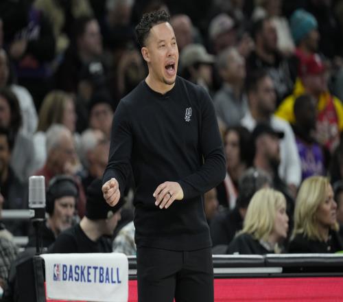 米奇约翰逊：我们面对逆境展现了拼搏精神我感到无比骄傲