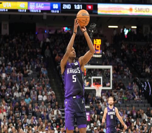 三方共赢！国王送走福克斯回报丰厚马刺重建加速直接原地起飞