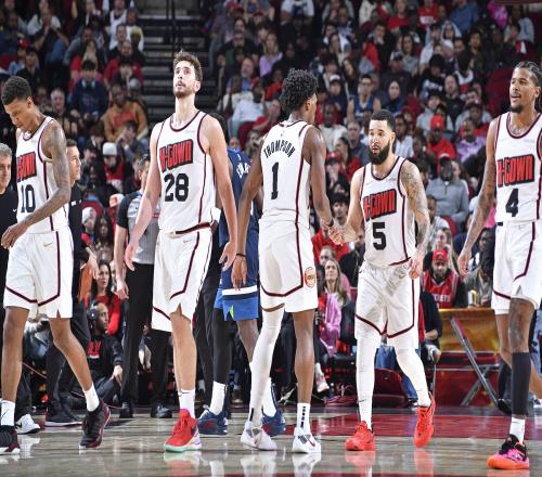 范弗里特:很多球队是努力培养化学反应 我们是自然而然的契合