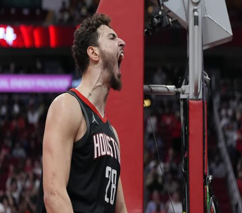 申京:我能发挥影响力赢下比赛是今年的关键 我为球队全力以赴