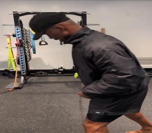 禁赛也有在好好练！巴特勒INS晒训练健身房挥汗如雨