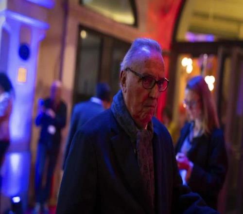 前巴萨主席：菲戈观赛我并不恼火，因为这人我根本不在乎