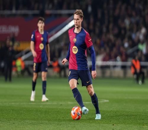 世体：巴萨再遭FIFA病毒影响，德容因伤将缺席对阵瓦伦西亚比赛