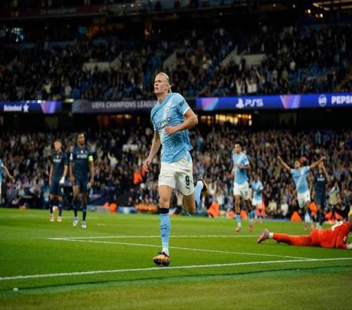 欧冠：开门红！曼城20十人那不勒斯，哈兰德50球里程碑+造红牌