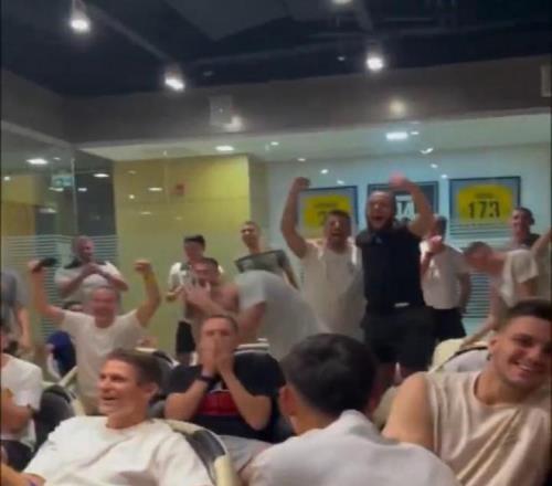 太开心了！欧冠主场抽到皇马，凯拉特球员激动呐喊、抱头不敢相信