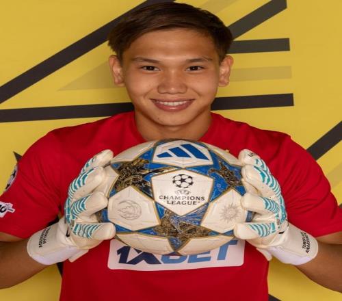 英雄出少年！18岁哈萨克门将欧冠首秀扑点这才是他第2场成年比赛