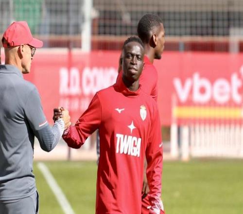 队报：扎卡里亚将伤缺两个月，摩纳哥在欧冠按新规补报迪亚塔