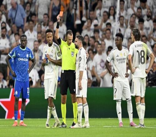 33岁队长坑惨皇马！顶牛撞翻对手染红+致1位置告急创3大尴尬纪录