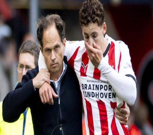 官方：埃因霍温主力射手范博梅尔膝盖严重受伤，预计赛季报销