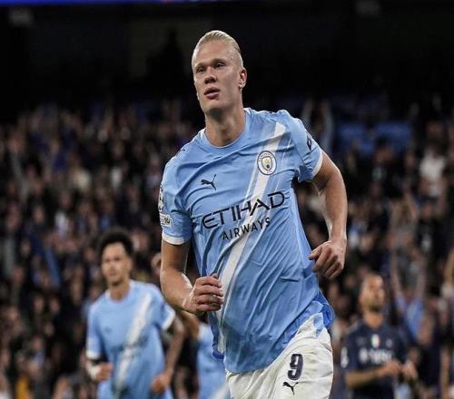 欧冠综述：曼城20十人那不勒斯！巴萨21纽卡，中亚黑马正赛首球