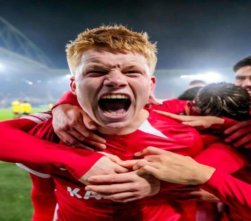 马卡：皇马有意阿尔克马尔中场斯密特，但短期加盟可能性小