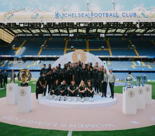 切尔西男女足齐聚斯坦福桥球场，举办活动庆祝202425赛季成功