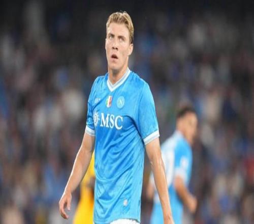 迪马：麦克托米奈回归那不勒斯欧冠赛前训练，霍伊伦缺席