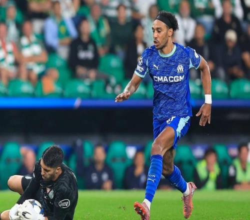 老当益壮,奥巴梅扬近24场欧冠直接参与20球 老当益壮,奥巴梅扬近24场欧冠直接参与20球