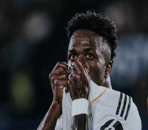 德转解读维尼修斯身价下跌：表现欠佳+在球队的地位下降