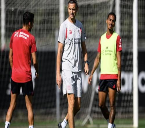 图片报：若战法鹰前药厂未找到新帅，助教迈耶可能会临时带队