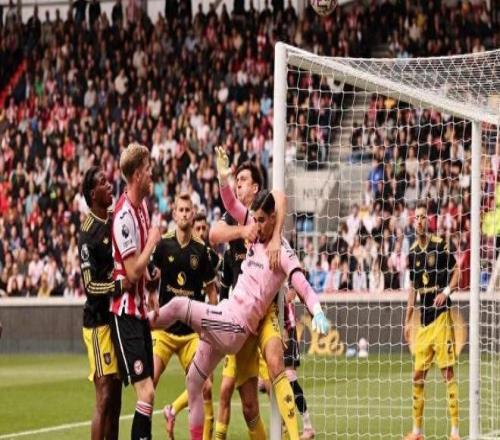 曼联：马奎尔“盯防”队友引争议，阿莫林回应下课危机